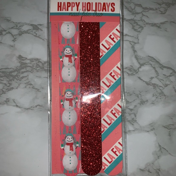 Holiday Nail Kit - Picture 2 of 5